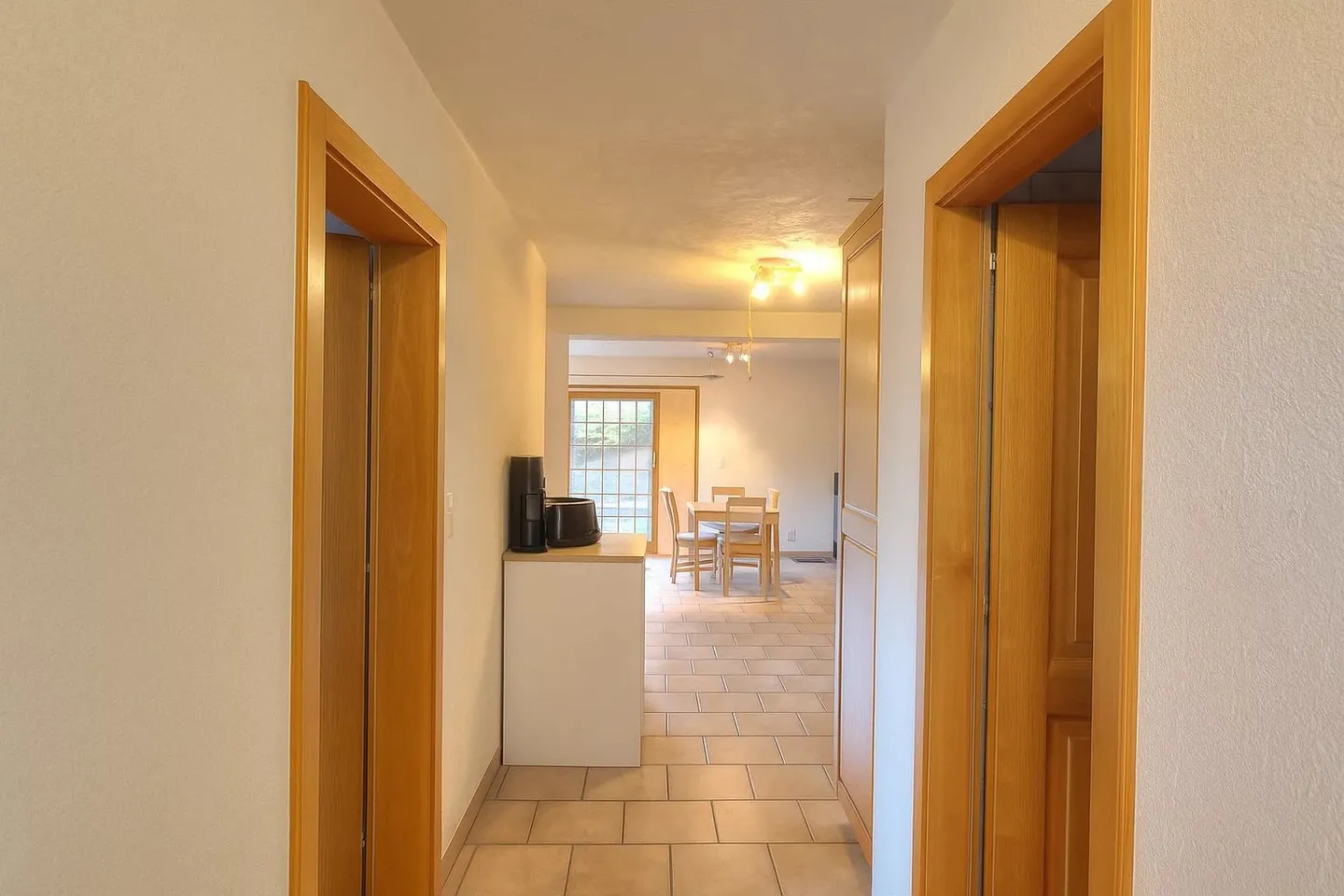 Chalet mit 2 Apartments, ideal für Investoren - Foto 2 von 13