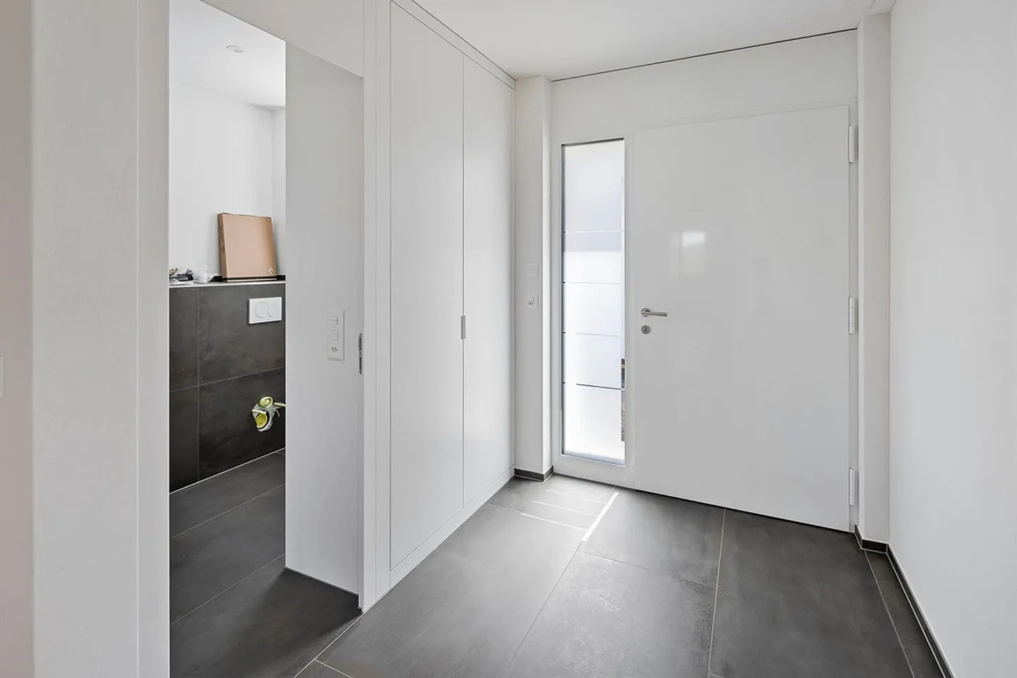Maison familiale moderne avec terrasse - Photo 6 sur 13