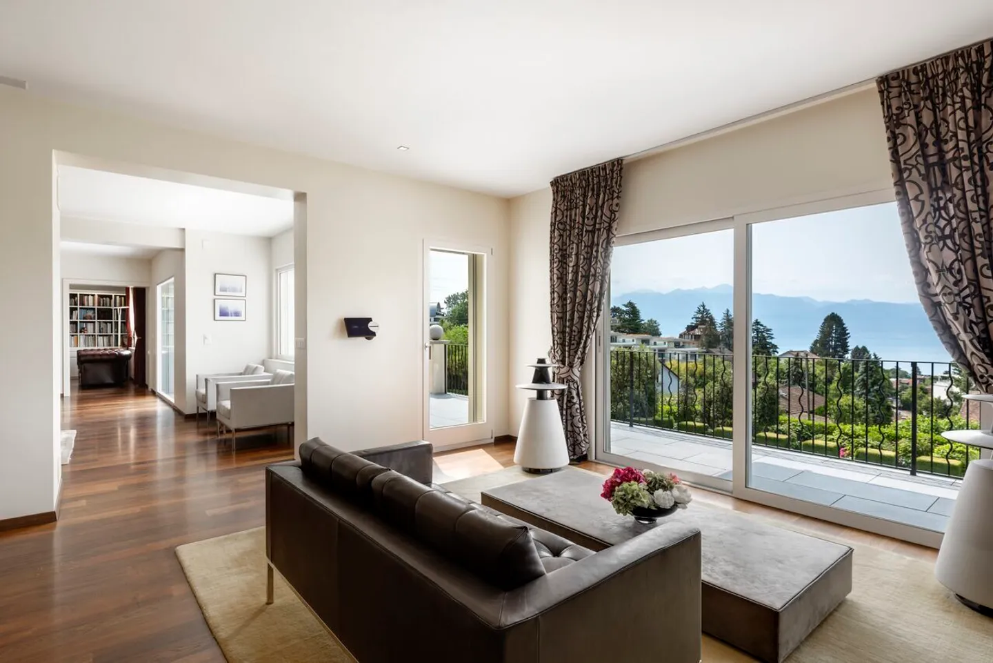 Exceptional residence in the heart of the beautiful Lausanne neighborhoods - Photo 6 of 20