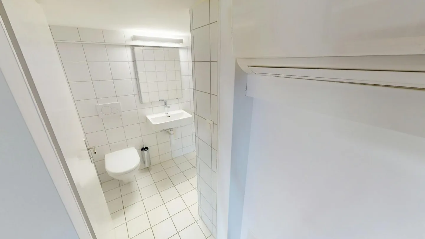 Espace de bureau moderne développé avec zone supplémentaire intégrée - Photo 5 sur 13
