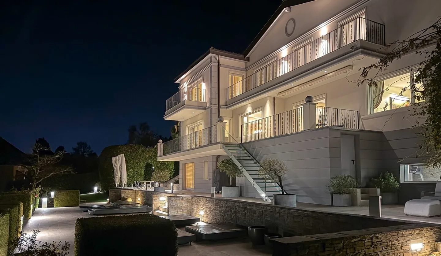 Exceptional residence in the heart of the beautiful Lausanne neighborhoods - Photo 9 of 20