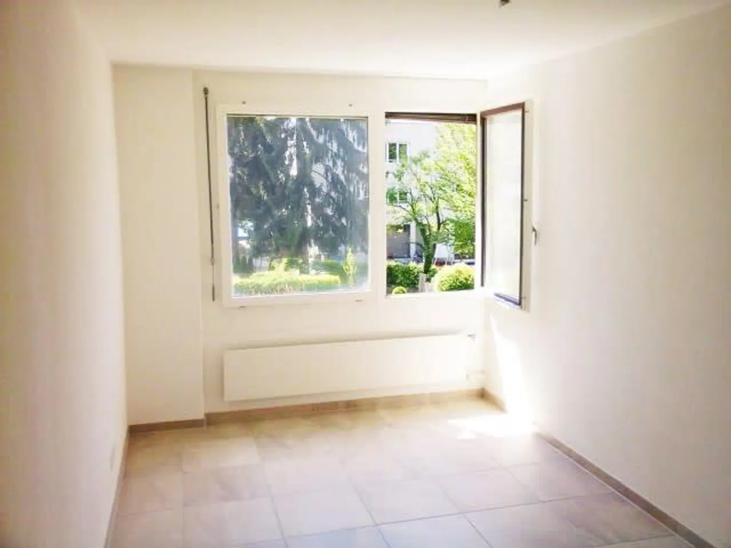 2.5 Room Apartment - Photo 4 of 5