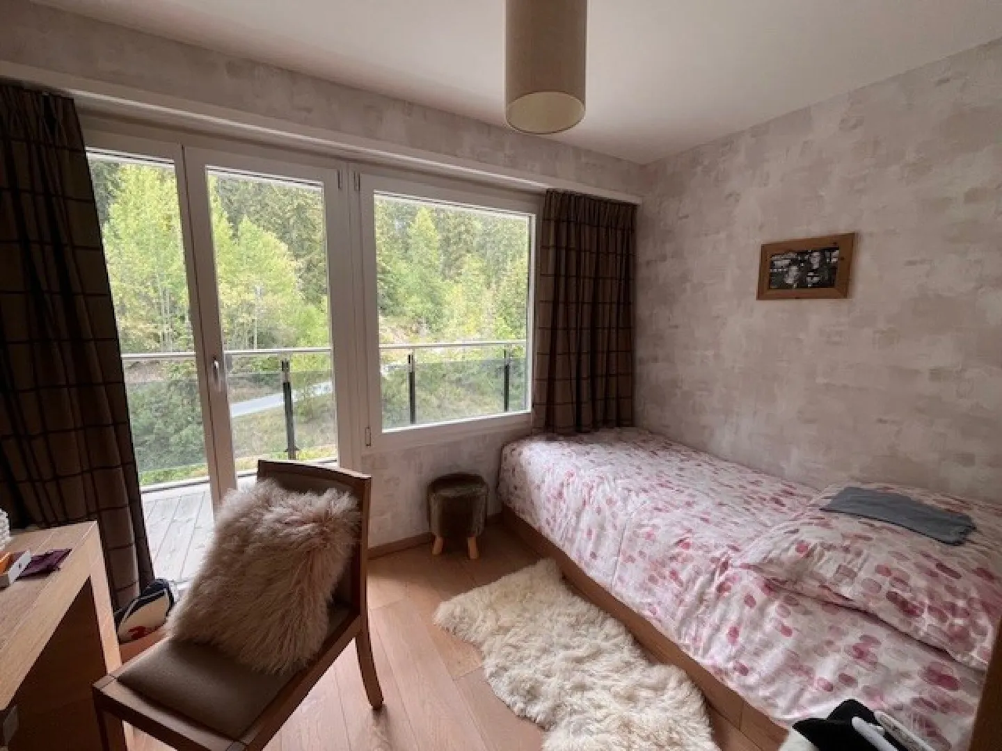 Exclusive 3.5-room apartment with panoramic views, hotel service, and immediate proximity to the ski slopes - Photo 5 of 7