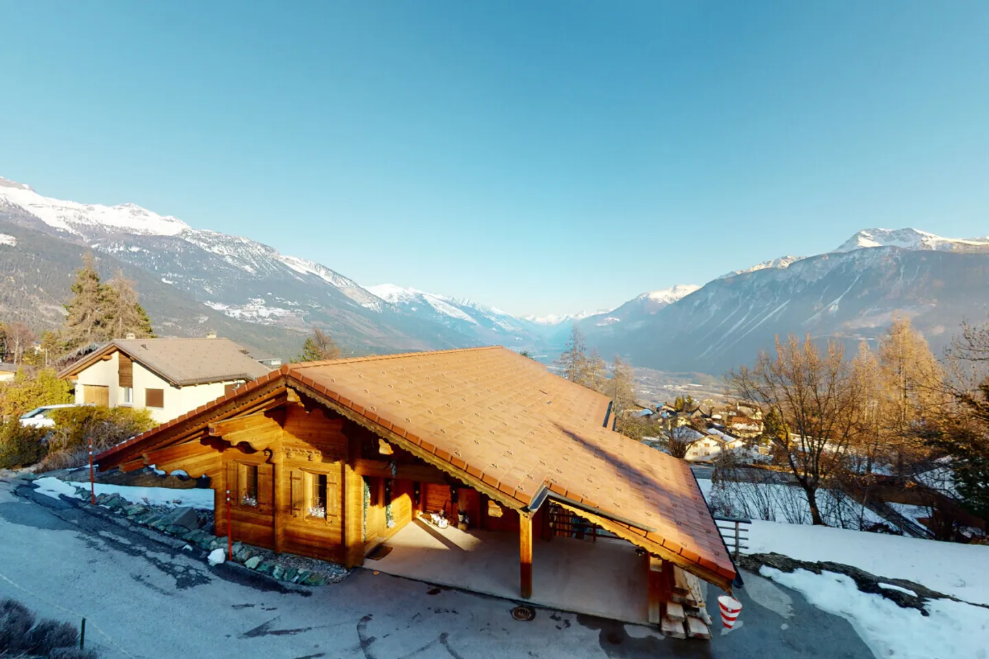 EXCLUSIVITE: Magnifique chalet de luxe proche de Crans-Montana - Photo 12 sur 13