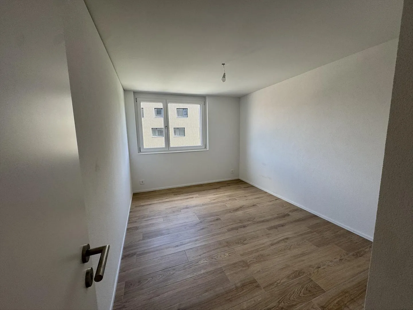 05716 - Appartamento 4½ stanze - IMP. CHAMP-RIOND 7 - MATRAN - Foto 6 di 11