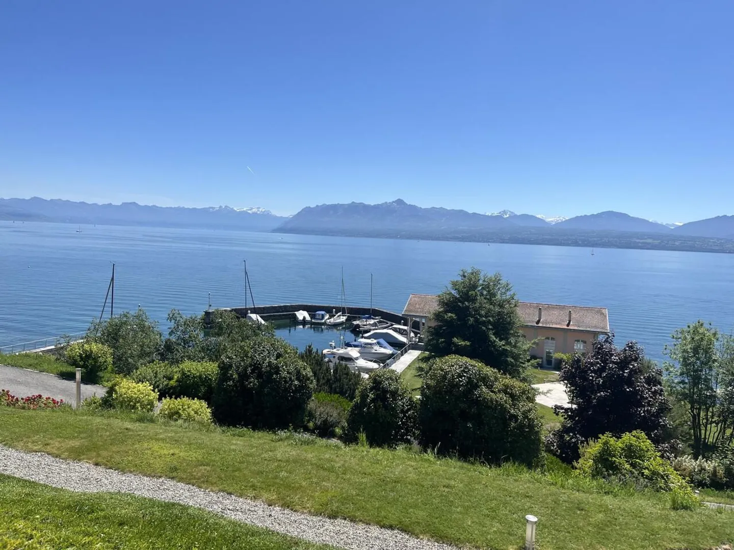 Appartement Exceptionnel avec Vue Lac - Photo 3 sur 34