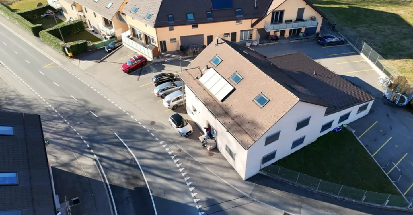 Gemischt genutztes Gebäude - Foto 2 von 12