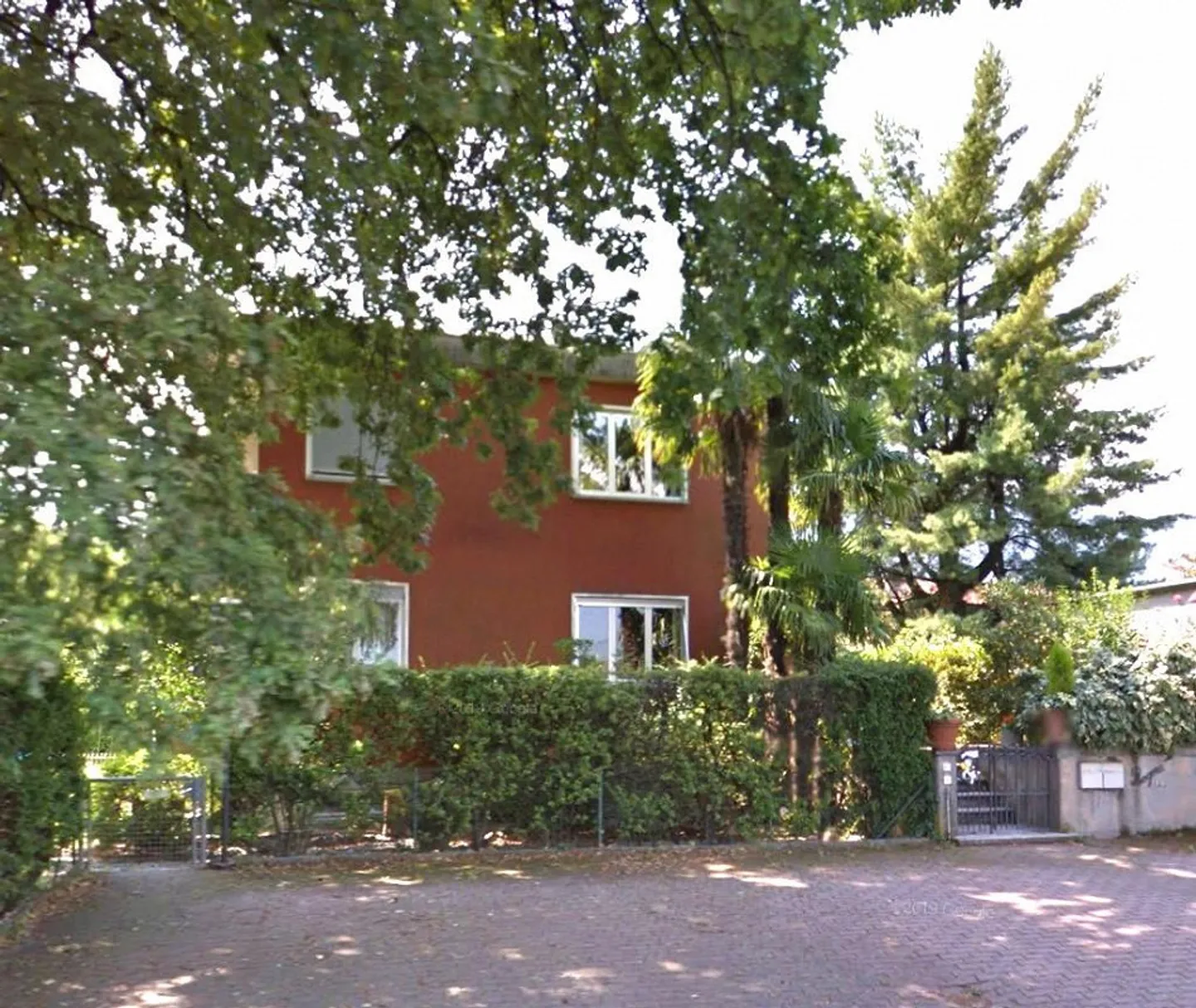 In Affitto - Elegante Appartamento con 4 Camere da Letto e Piscina nella Prestigiosa Ascona - Foto 3 di 24