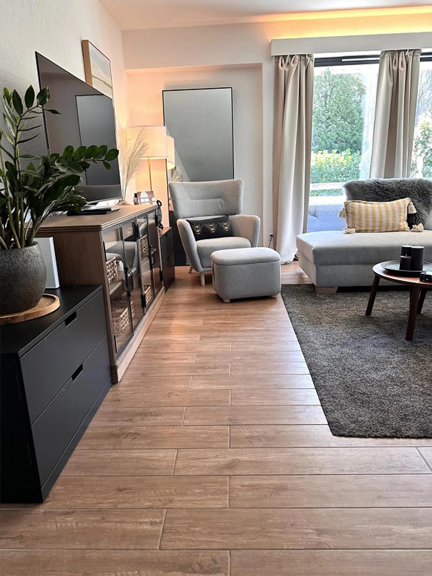 In Affitto - Elegante Appartamento con 4 Camere da Letto e Piscina nella Prestigiosa Ascona - Foto 5 di 24