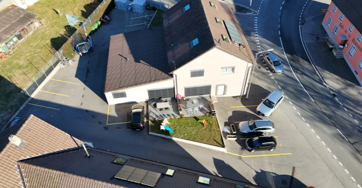 Gemischt genutztes Gebäude - Foto 1 von 12