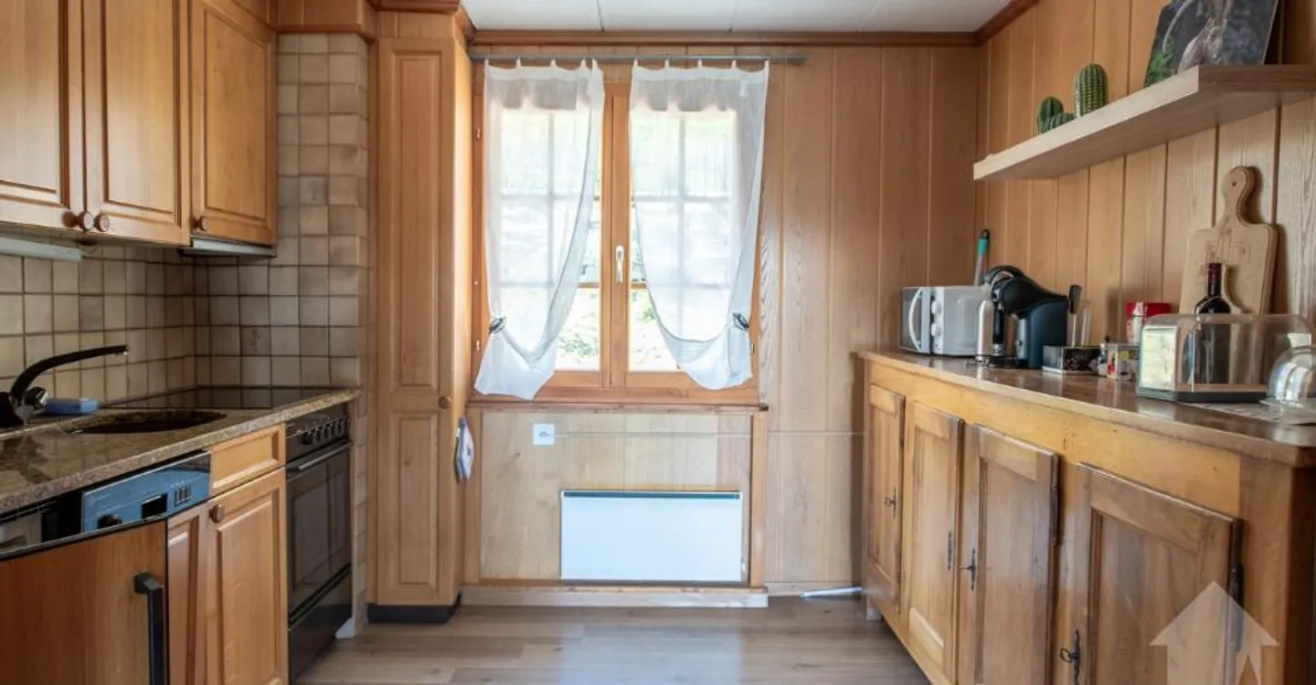 Charming Chalet with Stunning Views - Photo 7 of 12