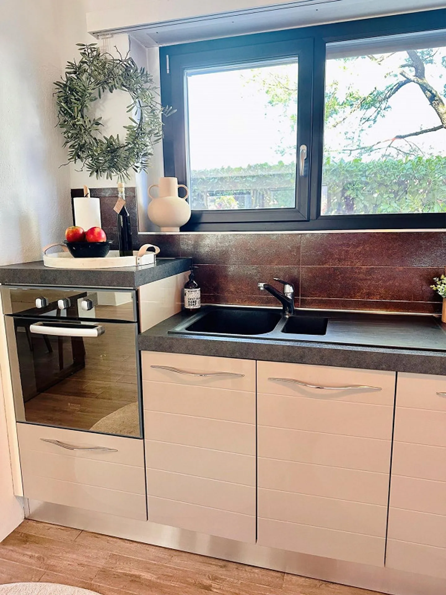 In Affitto - Elegante Appartamento con 4 Camere da Letto e Piscina nella Prestigiosa Ascona - Foto 8 di 24