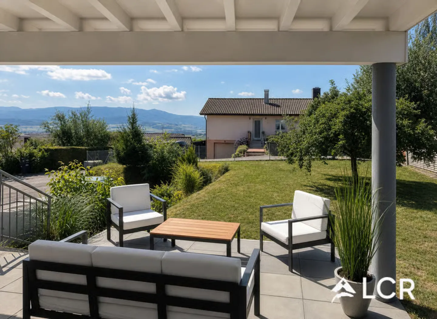 Charming Apartment in Yverdon - Photo 2 of 11