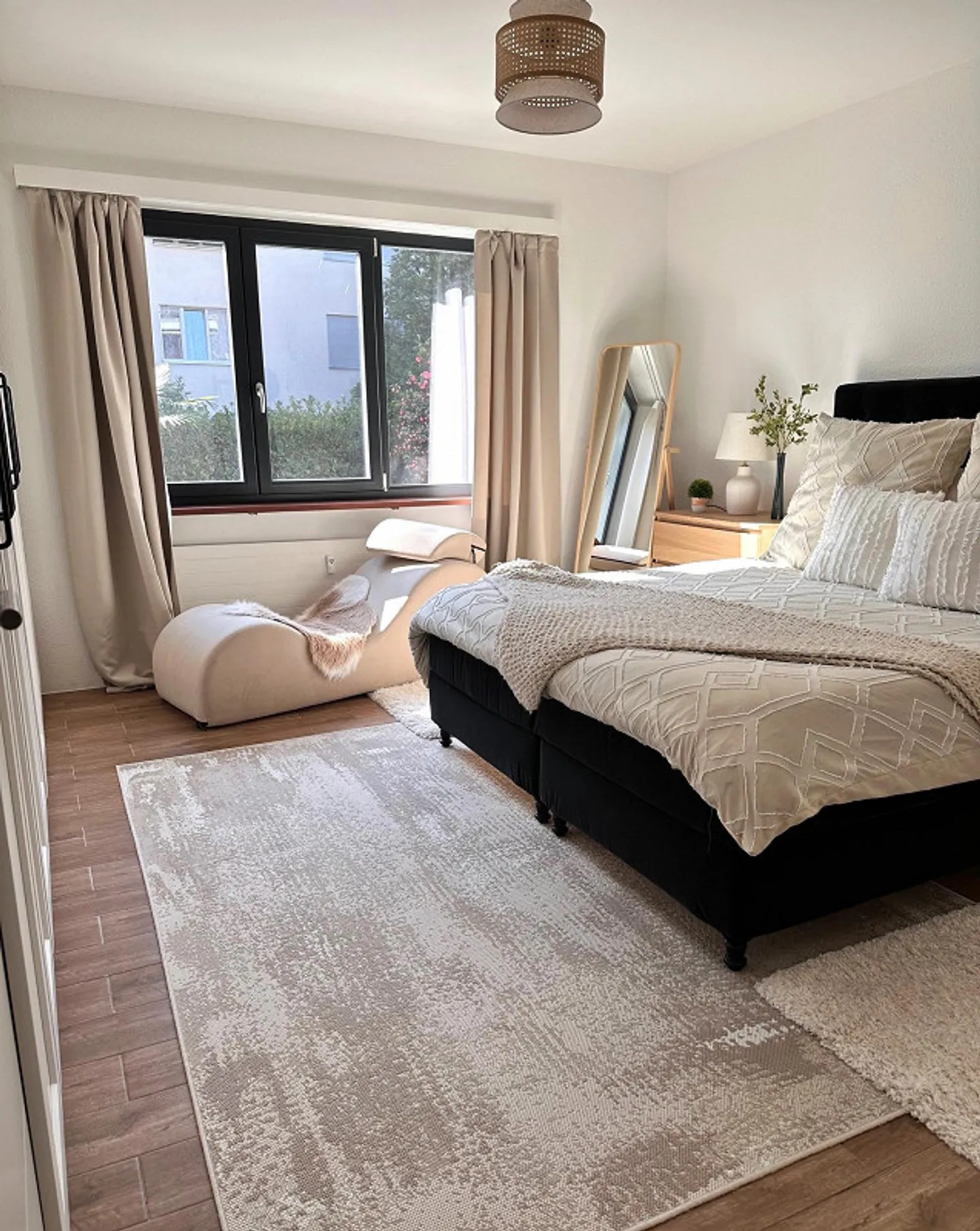 In Affitto - Elegante Appartamento con 4 Camere da Letto e Piscina nella Prestigiosa Ascona - Foto 12 di 24