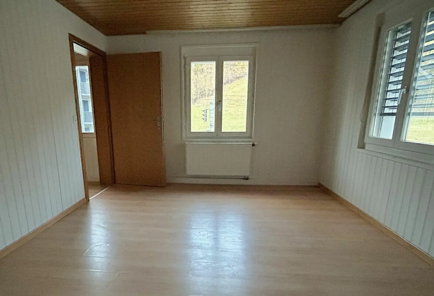 Ampio appartamento di 4,5 stanze in affitto - Foto 5 di 7