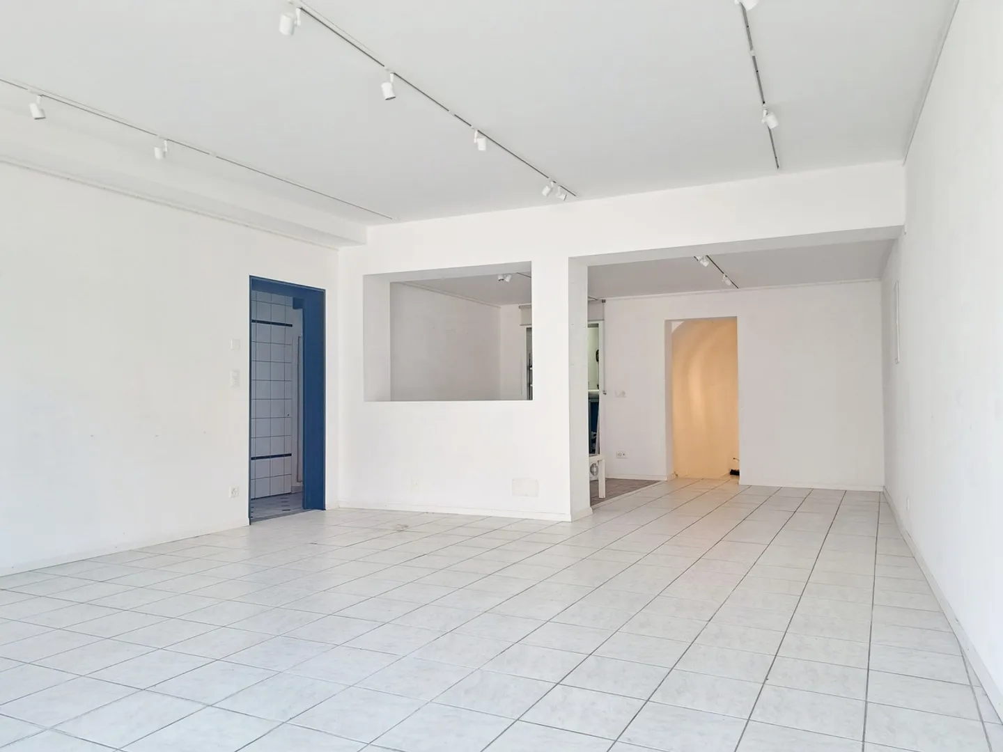 PLAIN 22, commercial space in the city center - Photo 2 of 6