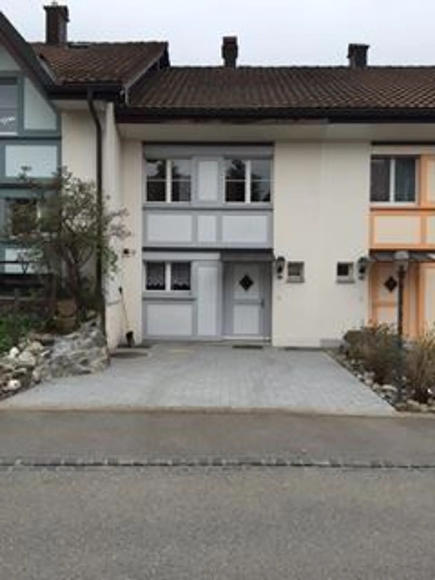 Una strada di quartiere tranquilla - Foto 2 di 13