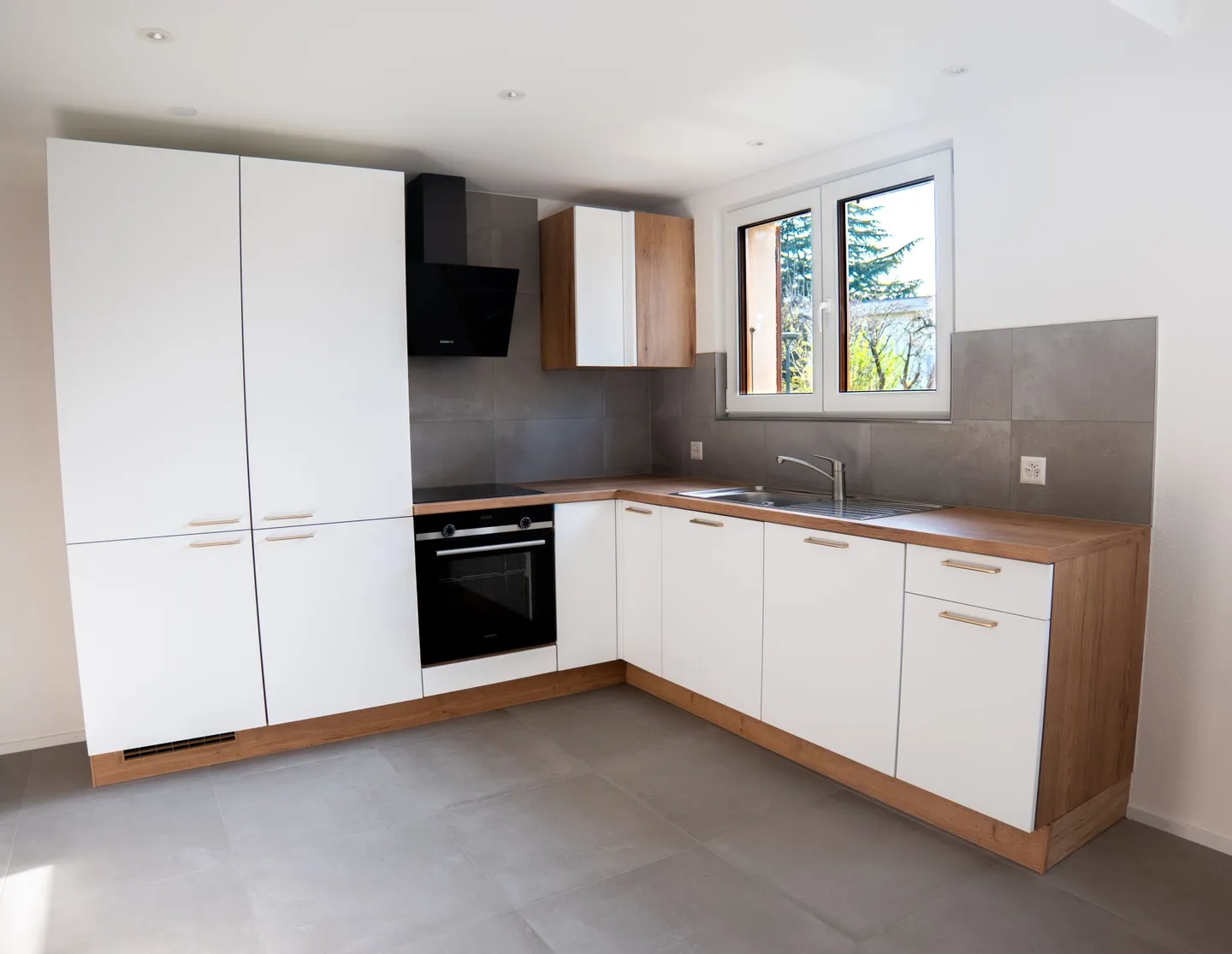 Appartamento nuovo di 3,5 locali, arredato, ideale per condivisione - Foto 1 di 11