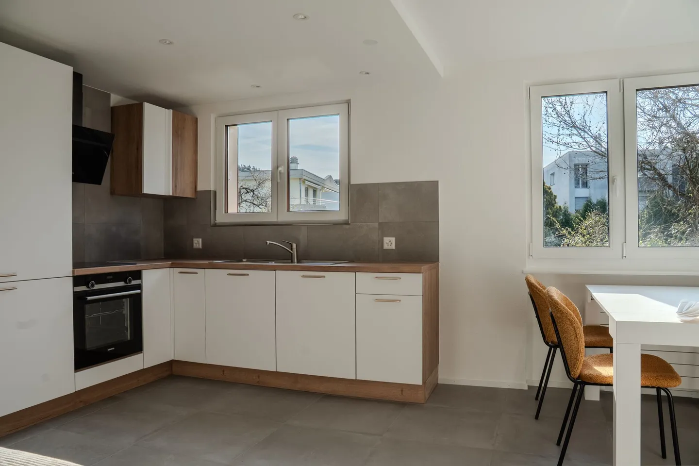 Appartamento nuovo di 3,5 locali, arredato, ideale per condivisione - Foto 2 di 11