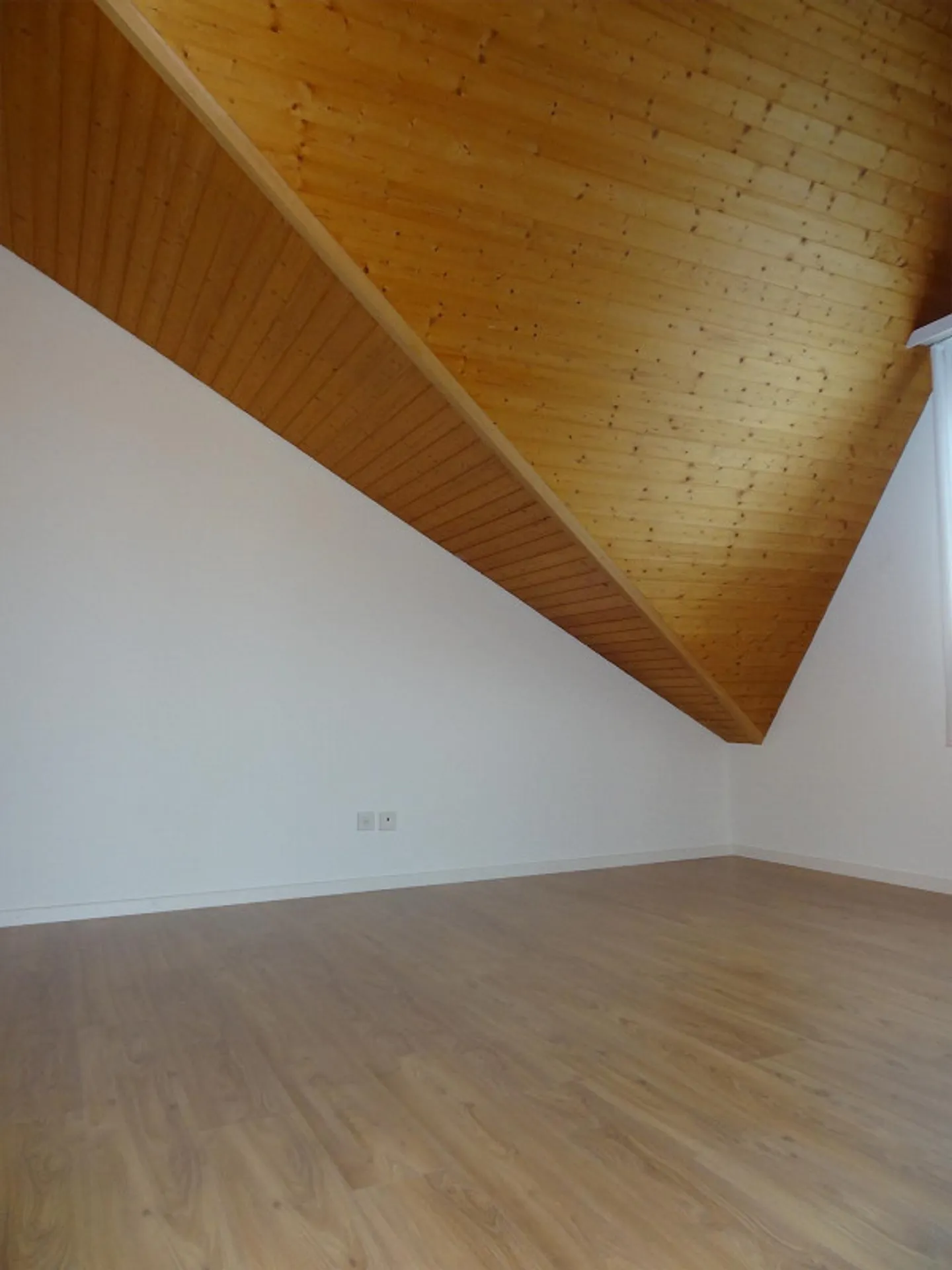 Una strada di quartiere tranquilla - Foto 11 di 13