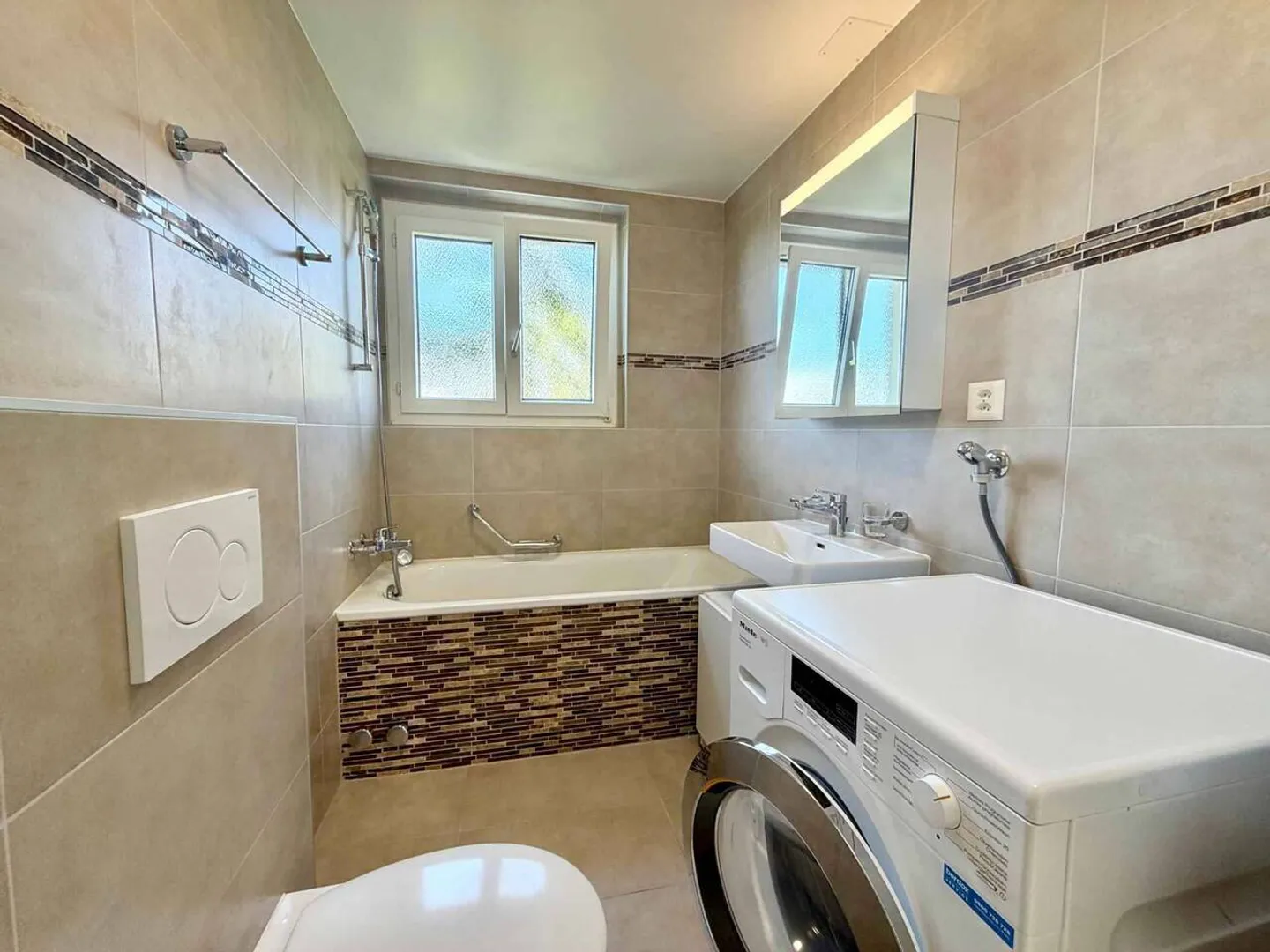 Appartamento moderno con vista lago - Foto 10 di 11