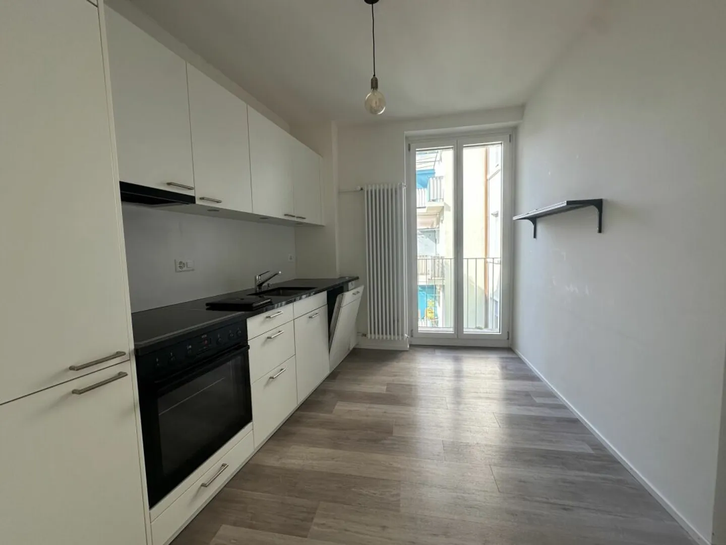 Lichtdurchfluetet und renoviert! - Foto 1 von 5