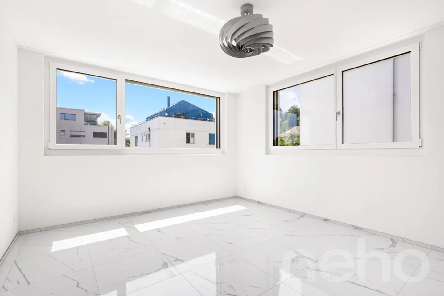 Luxushaus mit Pool in Suhr - Foto 7 von 12