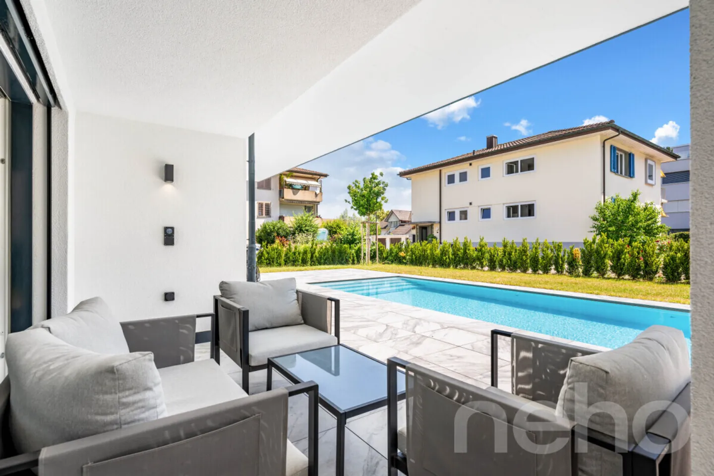Luxushaus mit Pool in Suhr - Foto 9 von 12