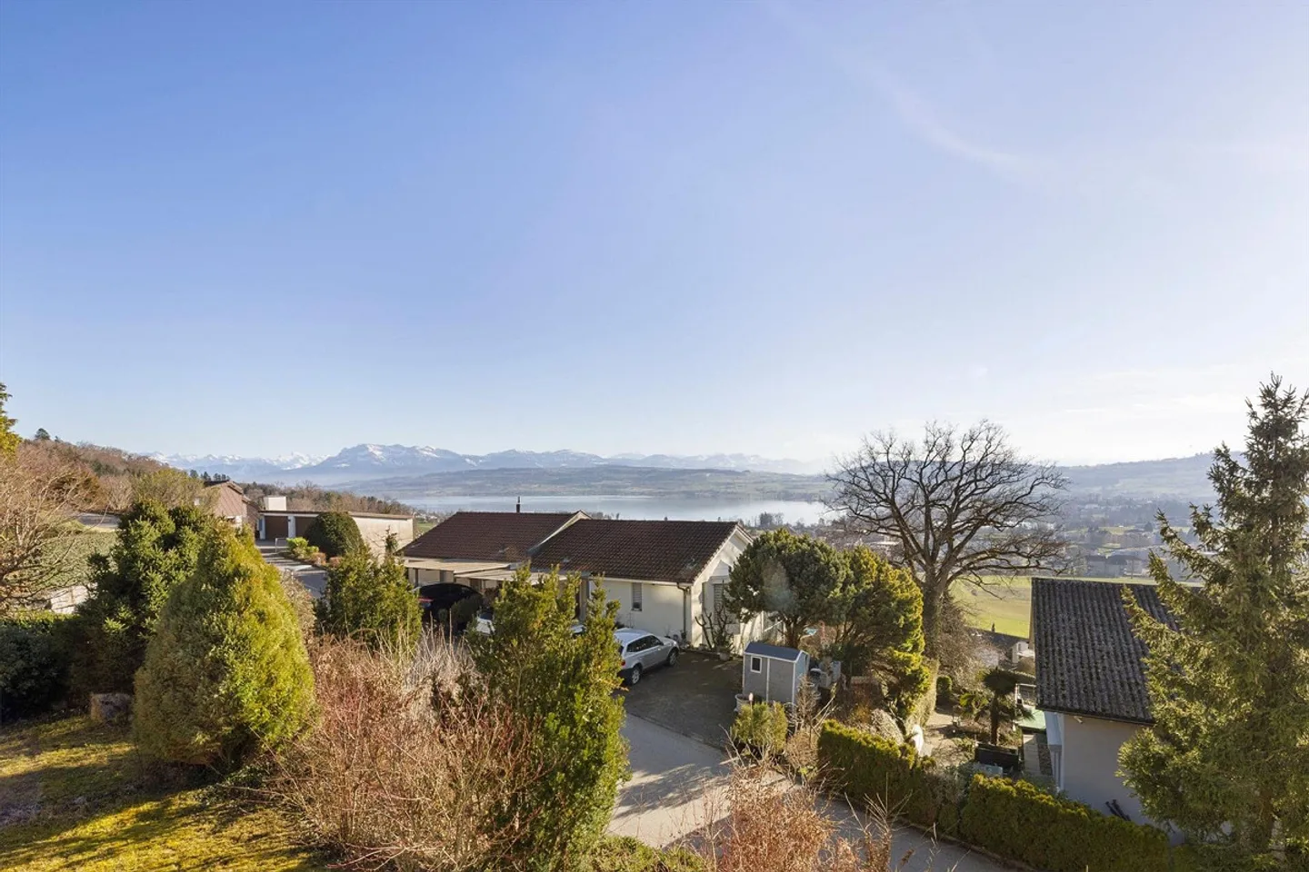 Luxushaus mit See- und Bergsicht - Foto 1 von 5
