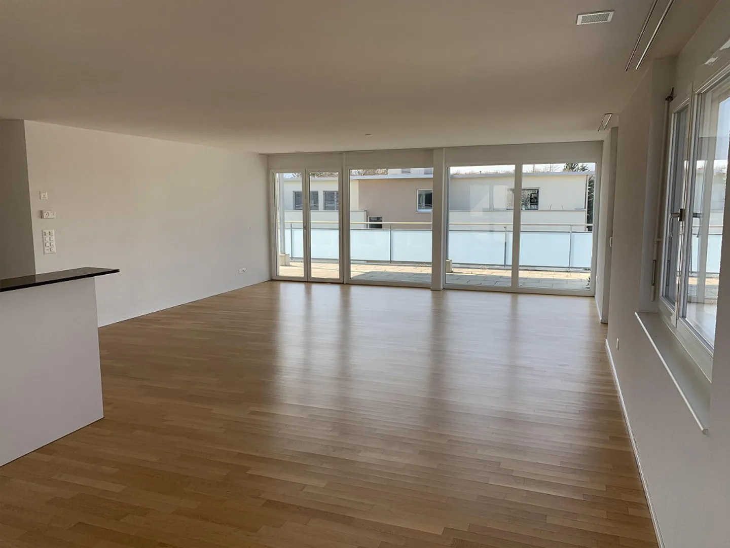Modern 5.5-room penthouse apartment with a view in Weinfelden - Photo 4 of 13