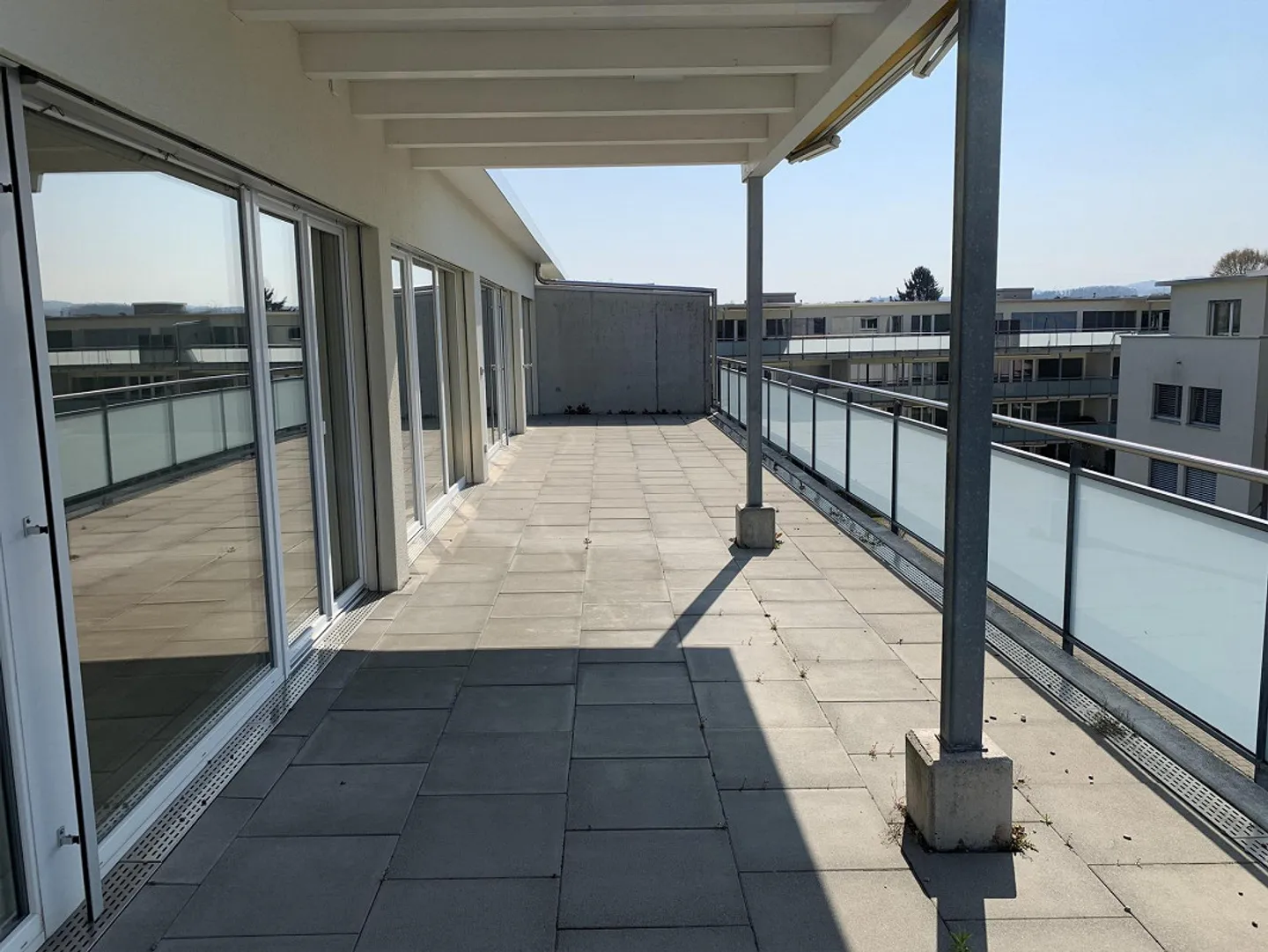 Modern 5.5-room penthouse apartment with a view in Weinfelden - Photo 12 of 13