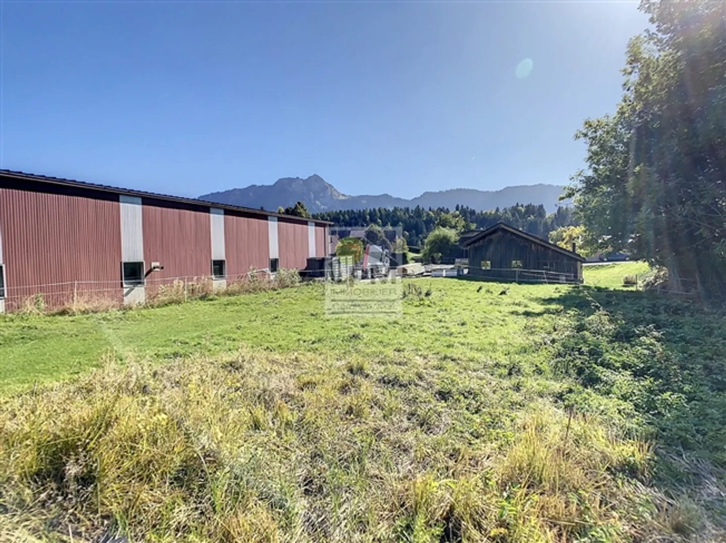 Terrain à vendre de 691m2 dans le village en bordure de la zone industrielle - Photo 5 sur 5