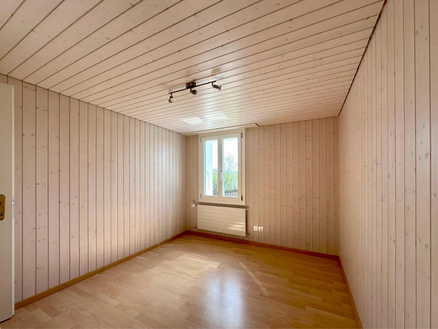 Charmante appartement de 4 pièces avec une belle vue - Photo 5 sur 11
