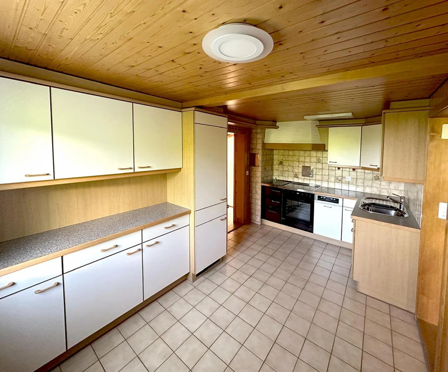 Charmante appartement de 4 pièces avec une belle vue - Photo 6 sur 11