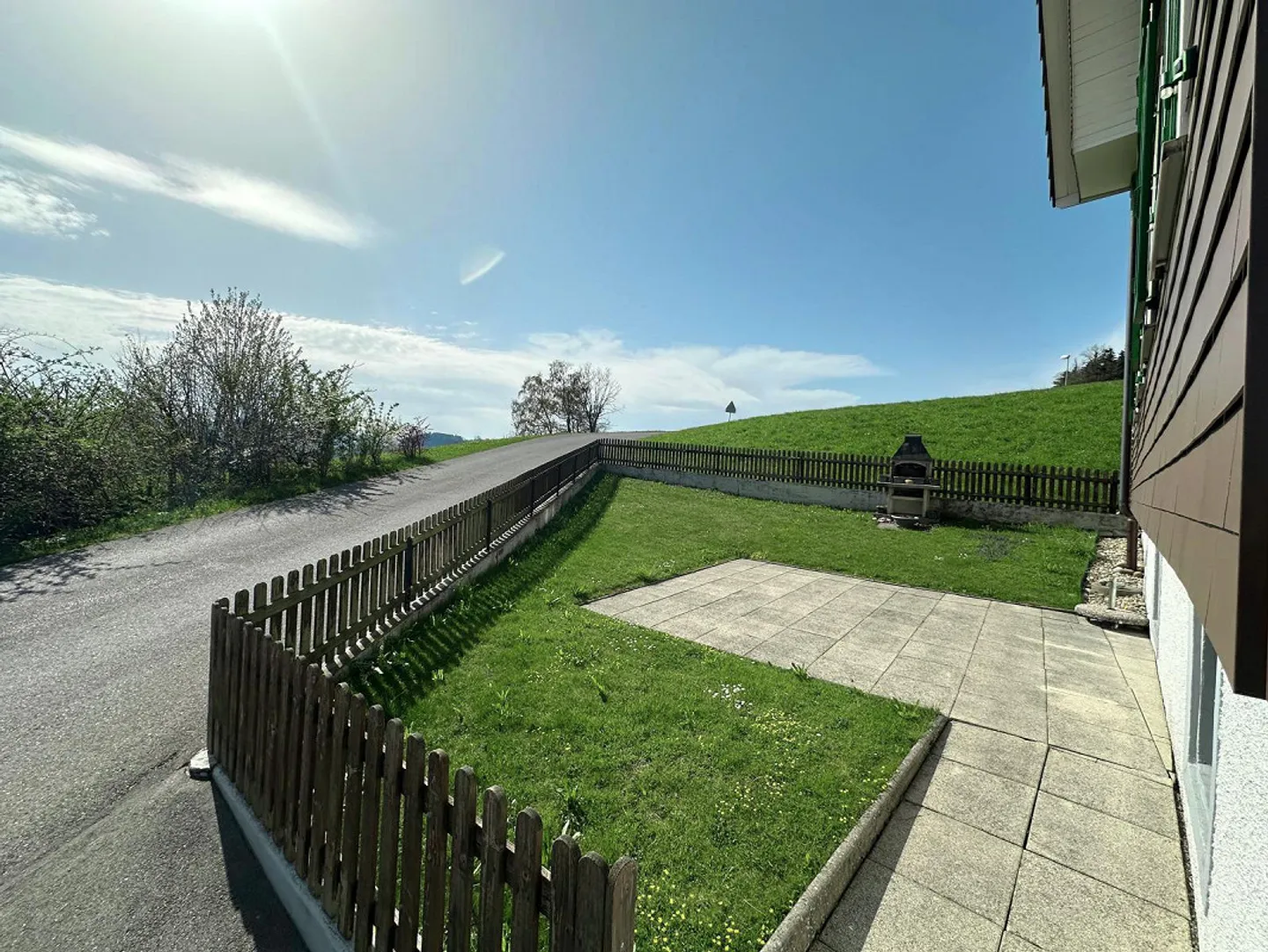 Charmante appartement de 4 pièces avec une belle vue - Photo 9 sur 11