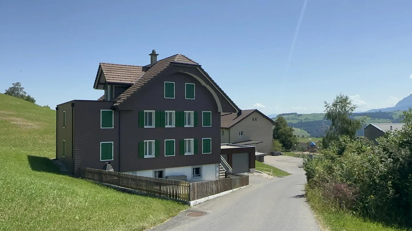 Charmante appartement de 4 pièces avec une belle vue - Photo 11 sur 11