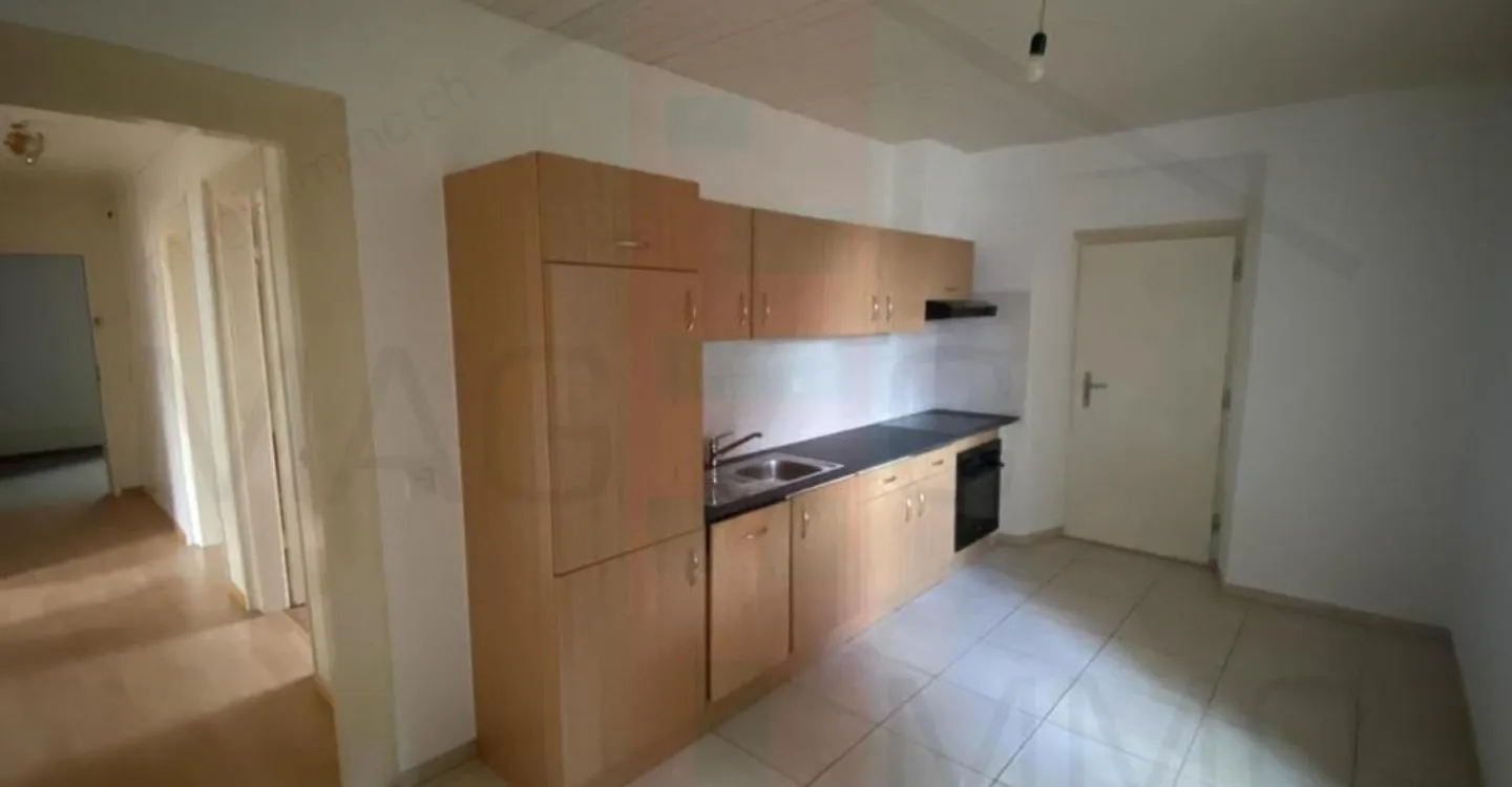 Charming 4.5 Room Apartment - Photo 1 of 9