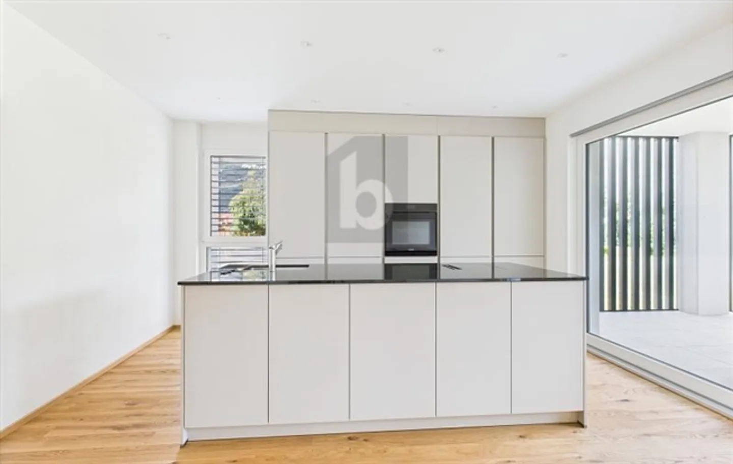 MODERN AND SUN-DRENCHED - Photo 3 of 6