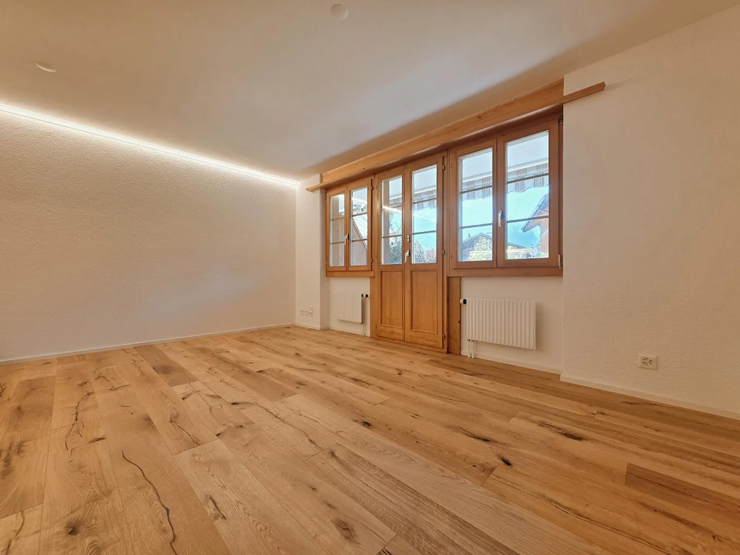 PRIMA UTILIZZO: Appartamento moderno come prima o seconda casa nel cuore dell'Oberland bernese - Foto 4 di 10