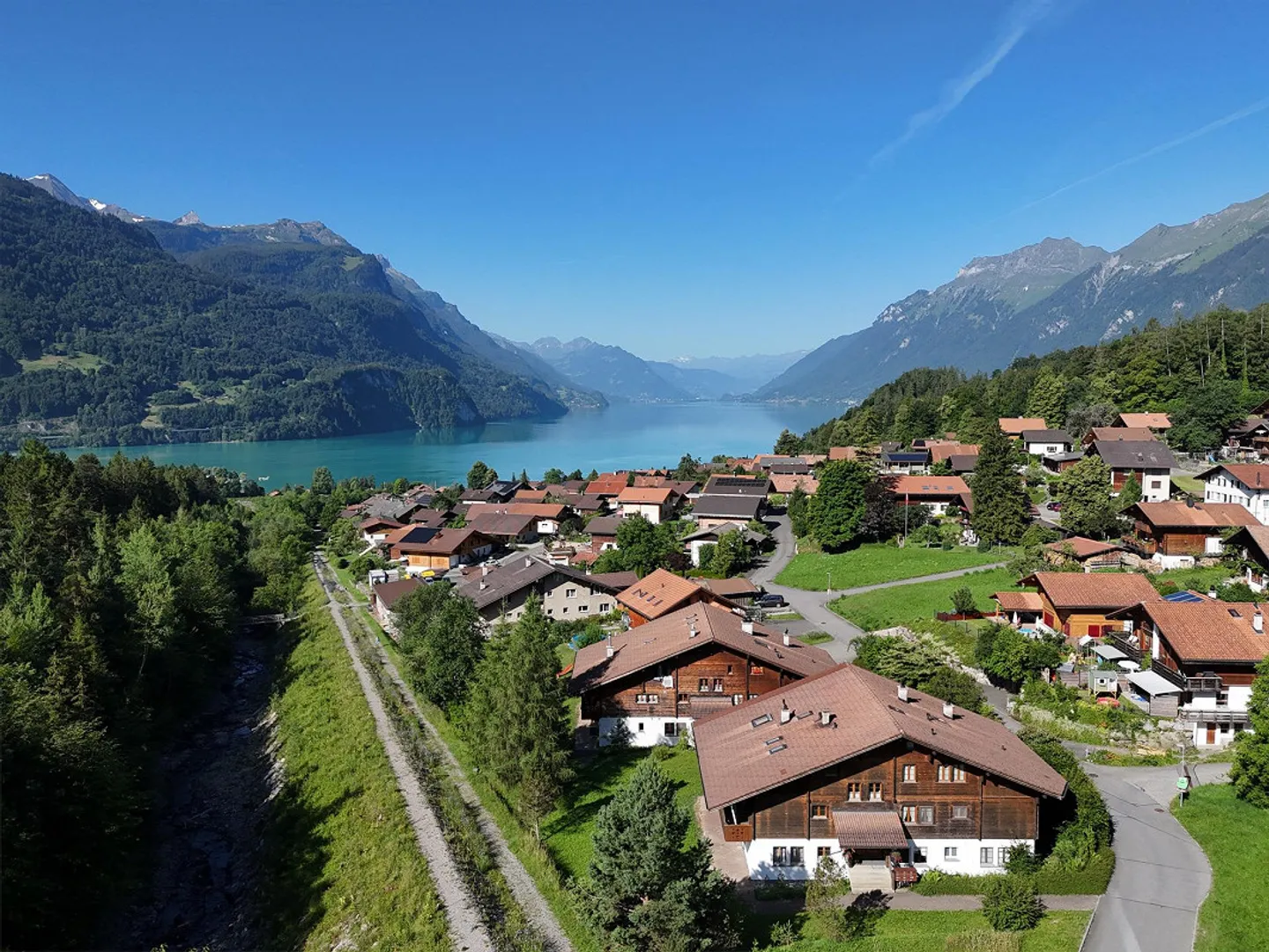 PRIMA UTILIZZO: Appartamento moderno come prima o seconda casa nel cuore dell'Oberland bernese - Foto 9 di 10