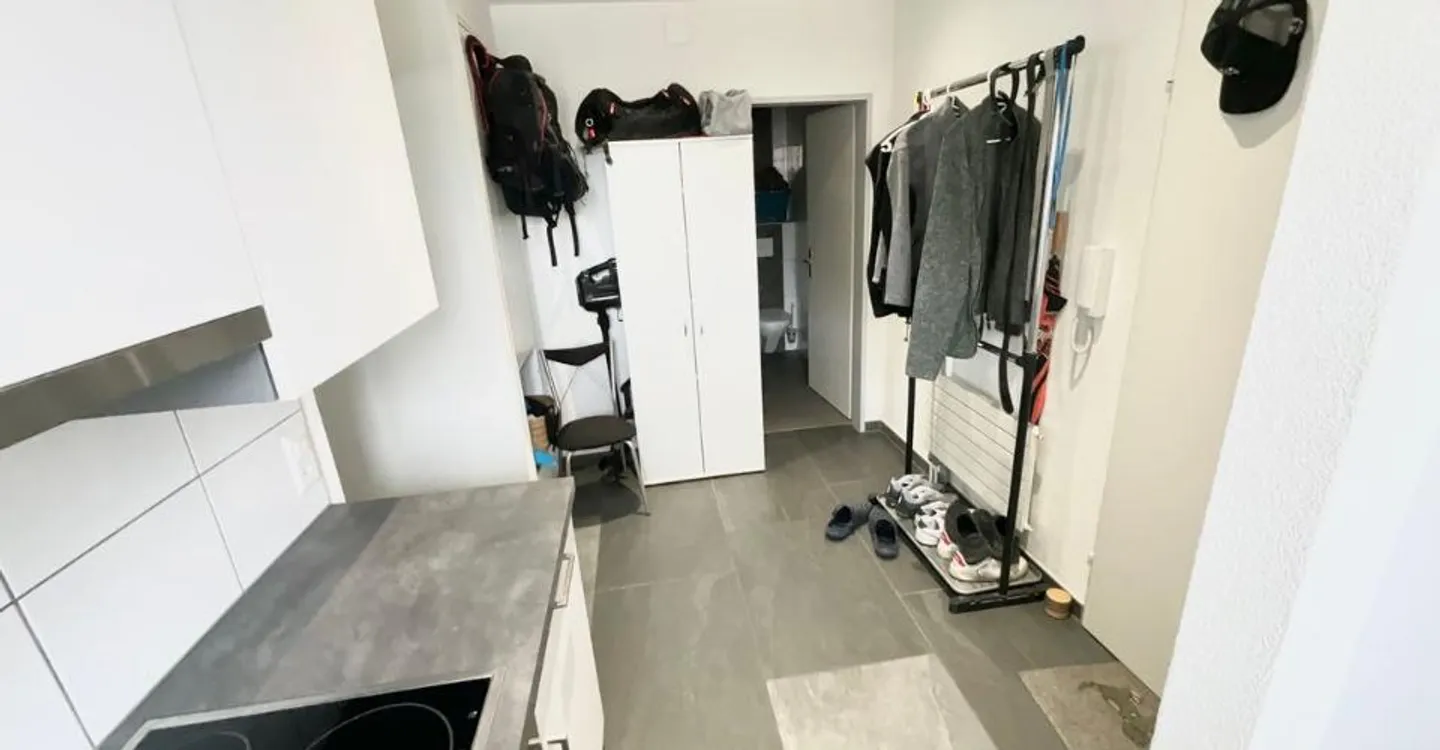 Super 2-room apartment - Photo 2 of 5