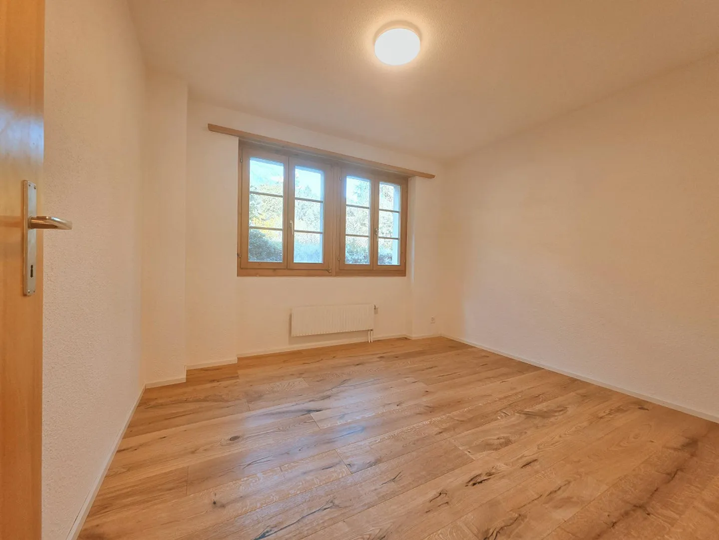 PRIMA UTILIZZO: Appartamento moderno come prima o seconda casa nel cuore dell'Oberland bernese - Foto 7 di 10