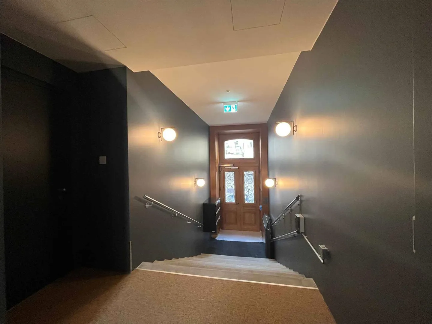 Offices of 199m2 - Banking District - Photo 8 of 8