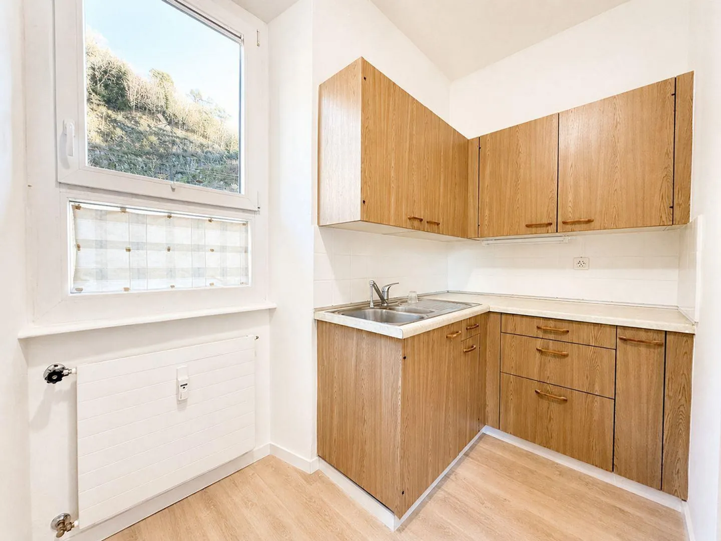 Comfortable 3.5-room apartment just a few minutes' walk from the center of Bellinzona - Photo 5 of 12