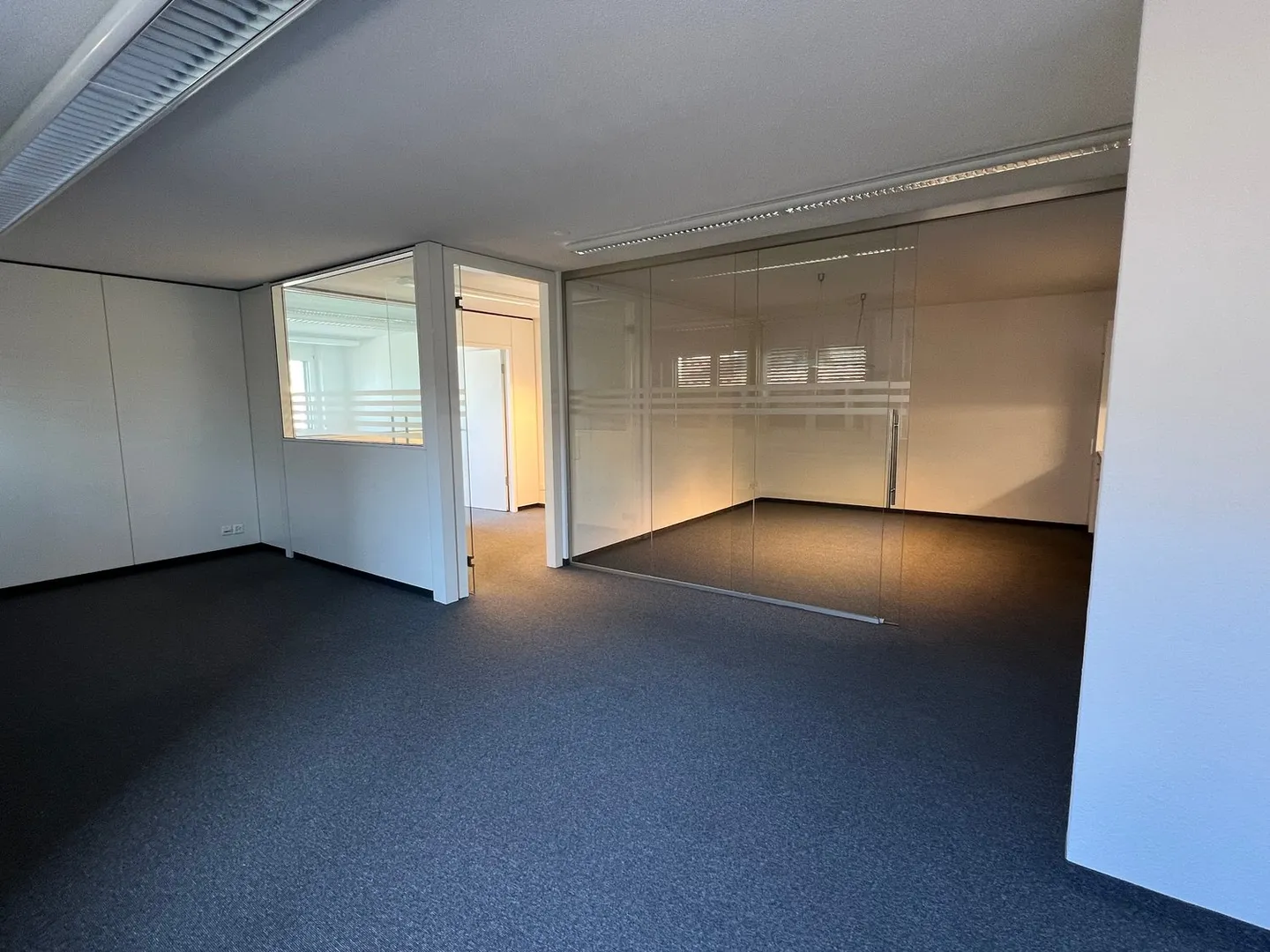 Bright spacious office with lounge, archive and storage room 2nd floor - Photo 8 of 13