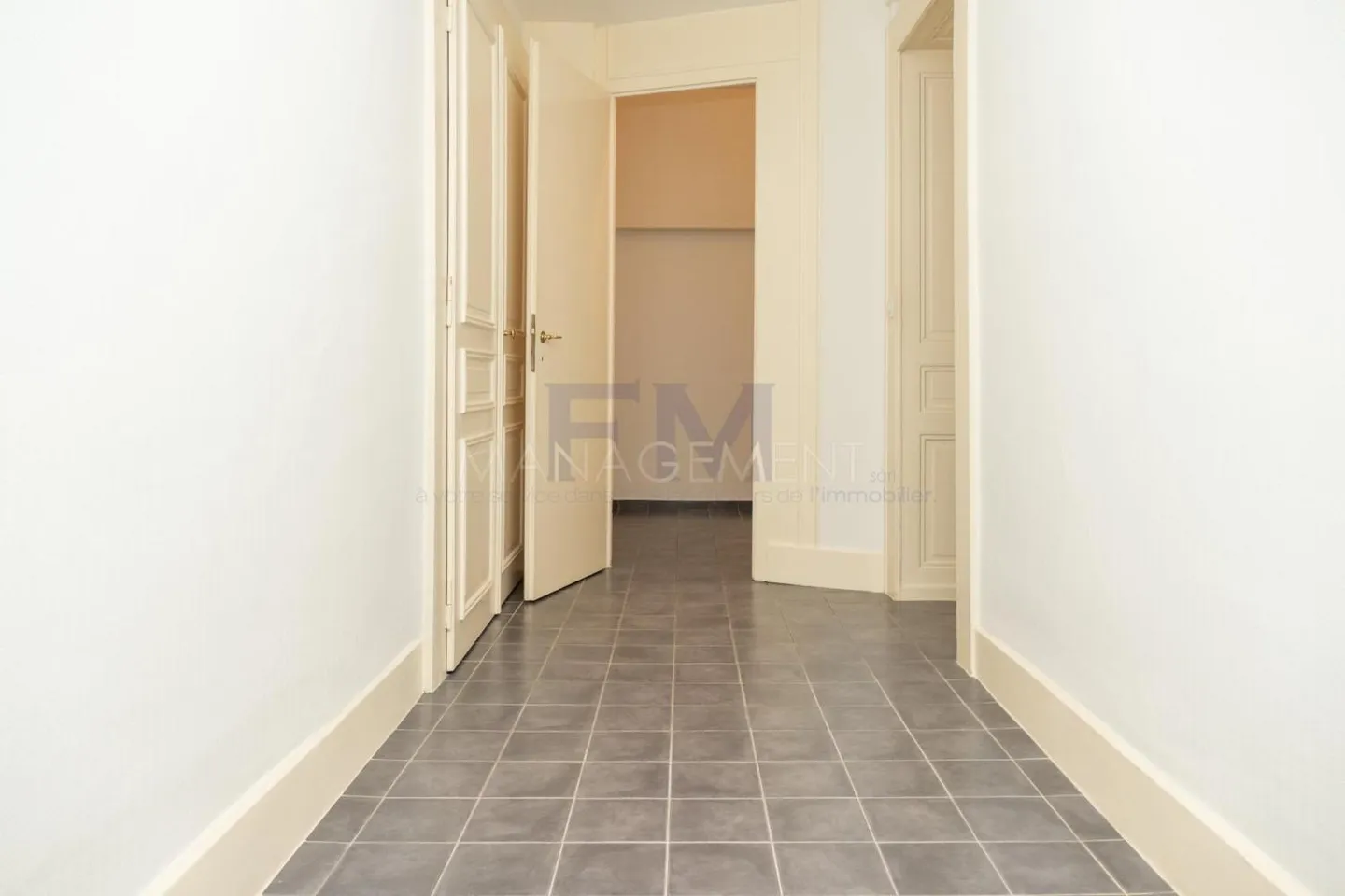 Appartement au centre-ville de Genève - Photo 3 sur 7