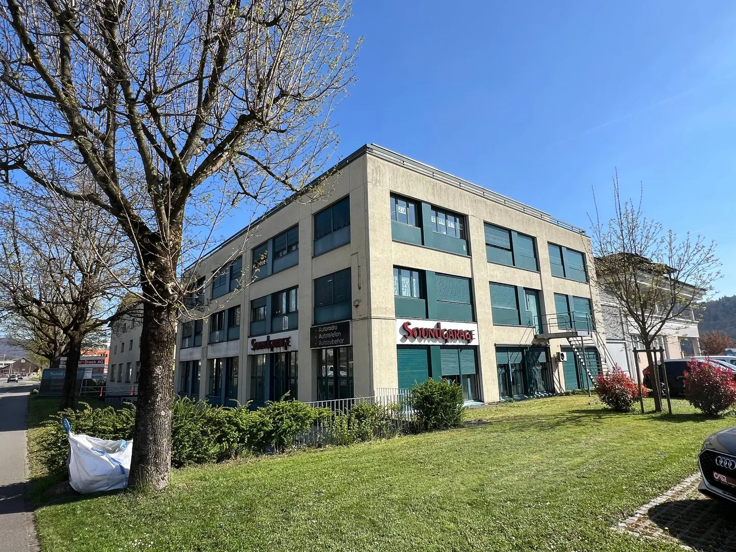 Bright spacious office with lounge, archive and storage room 2nd floor - Photo 1 of 13