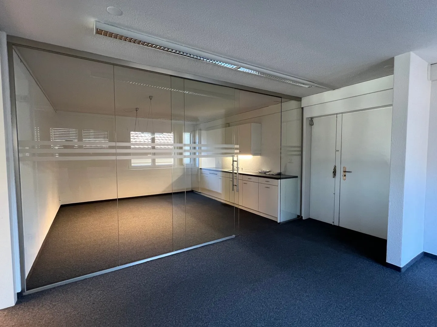 Bright spacious office with lounge, archive and storage room 2nd floor - Photo 9 of 13