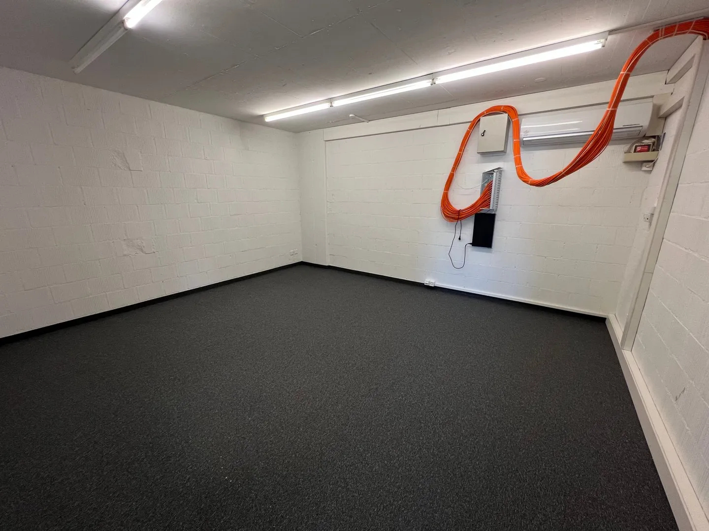 Bright spacious office with lounge, archive and storage room 2nd floor - Photo 12 of 13