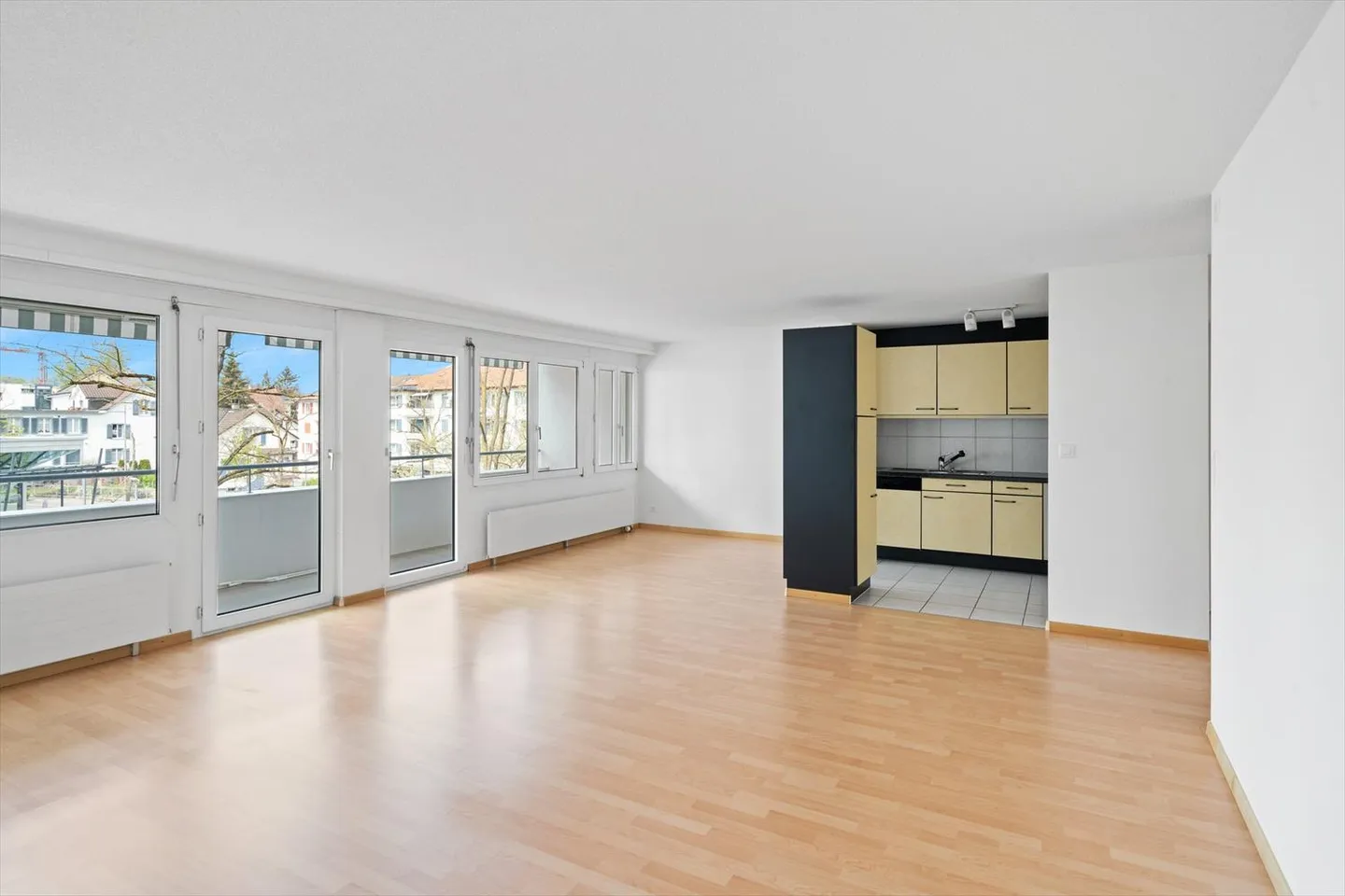 Charming, central apartment in a quiet community - Photo 2 of 7
